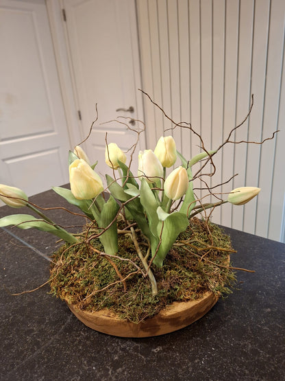 Lente-tulpenarrangement wit