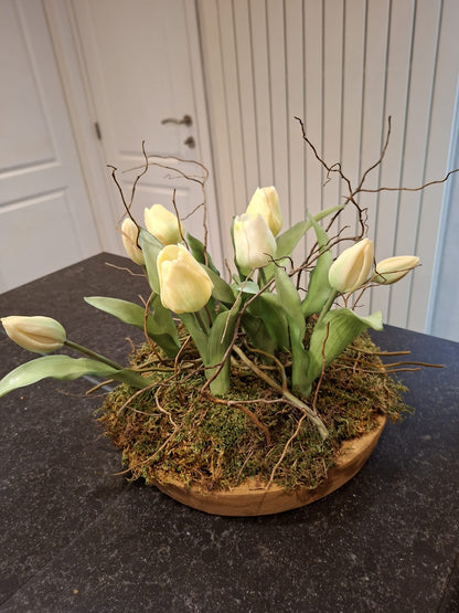 Lente-tulpenarrangement wit