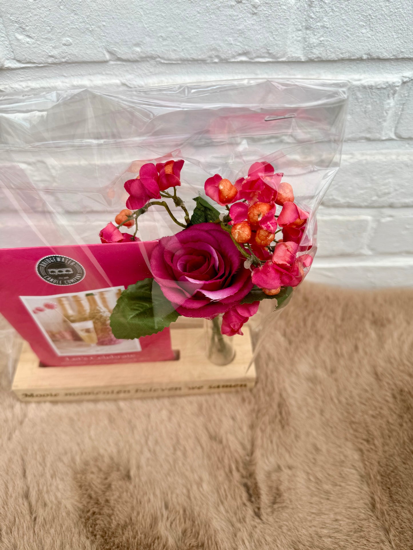 Houten staander ‘Mooie momenten beleven we samen’