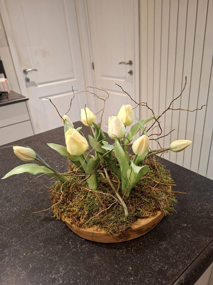 Lente-tulpenarrangement wit